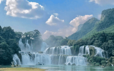 Traveling experience in Ban Gioc Waterfall you should know
