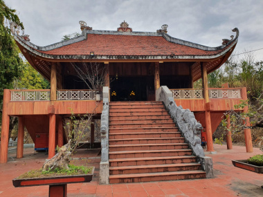 Du lịch Tây Bắc: Khám phá truyền thuyết thú vị tại đền thờ nàng Han
