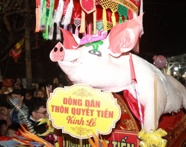 Rộn ràng lễ hội rước lợn ở La Phù
