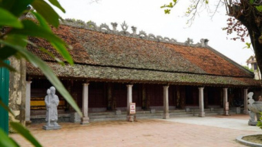 An ancient temple dedicated to 27 emperors of the Late Le Dynasty