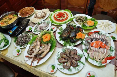 TOP 18+ nhà hàng hải sản ở Hà Nội tươi ngon, giá cả hợp lý