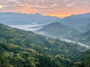 Lên xã Hồ Thầu Hà Giang ngắm cảnh, săn mây trên đỉnh Chiêu Lầu Thi 