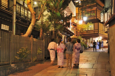 Những khu Onsen suối nước nóng tại Nhật du hành ngược thời gian