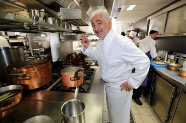 Nhà hàng của đầu bếp giỏi nhất thế giới bị tước sao Michelin