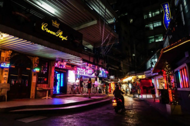 Kinh nghiệm vui chơi khu phố đèn đỏ tại Bangkok, Thái Lan