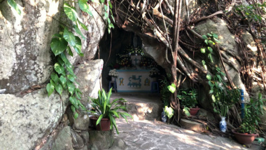 Ghé thăm hang Đức Mẹ, điểm đến tâm linh đầy bí ẩn trên Côn Đảo