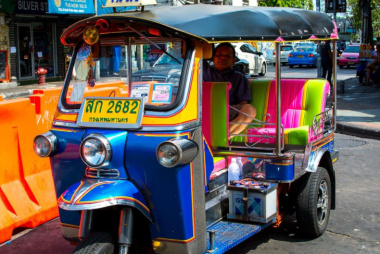 Bỏ túi ngay kinh nghiệm đi xe tuk tuk ở Thái Lan