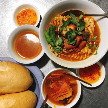 13 Món Ăn Đường Phố Sài Gòn Rất Ngon, Giá Rẻ & Có Địa Chỉ