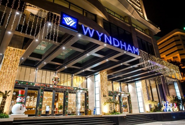 Review khách sạn Wyndham Quảng Ninh – Thiết kế sang trọng và hiện đại