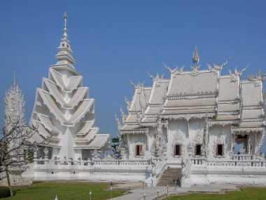 Chùa Wat Rong Khun: Ngôi chùa trắng có một không hai tại Thái Lan