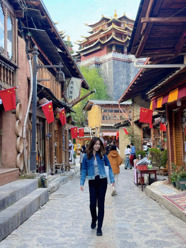 Du lịch Trung Quốc: Văn hóa Tây Tạng ấn tượng tại thành cổ Dukezong