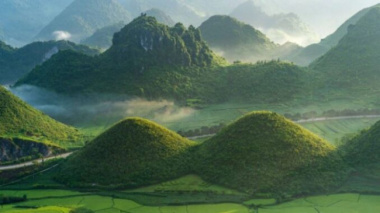 7 Vietnam tourist attractions possessing surreal beauty recognized by foreign tourists that cannot be expressed through photos