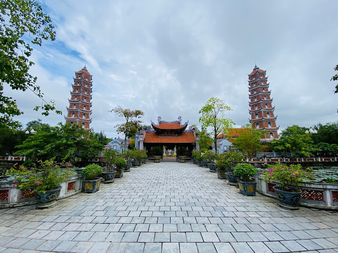 Chùa Hoằng Phúc Quảng Bình – Ngôi chùa 700 tuổi cổ nhất miền Trung