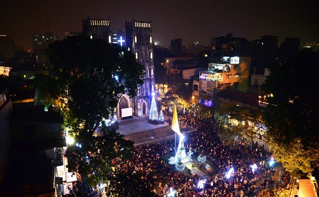Top 11 Địa điểm đón Giáng sinh tuyệt nhất tại Hà Nội và Sài Gòn