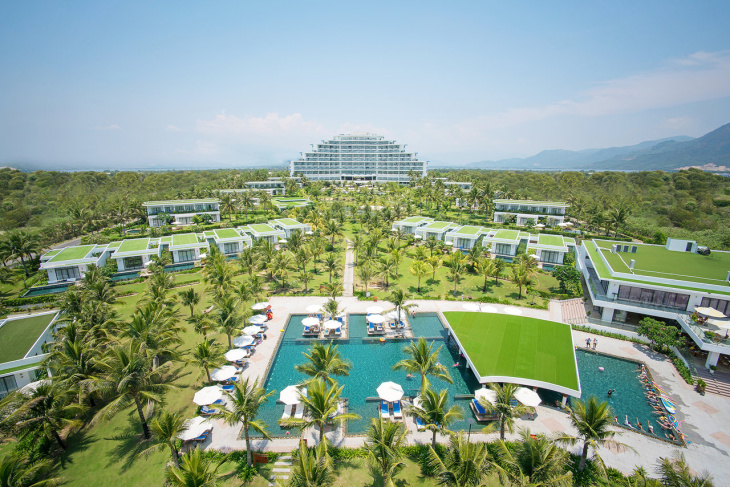 SHOCK! Top resort Cam Ranh tung DEAL KHỦNG: Ăn uống không giới hạn + Công viên nước từ 1.295k/khách/đêm