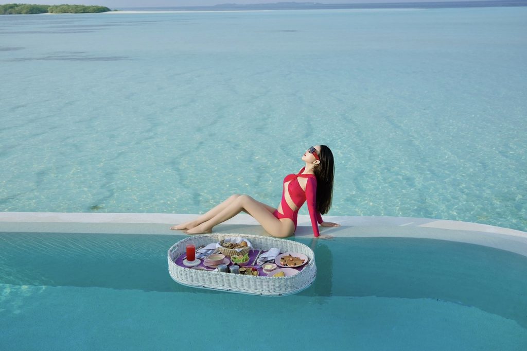 choáng ngợp với bộ ảnh siêu thực của hot travel blogger trang nhung bui tại thiên đường nghỉ dưỡng soneva jani maldives