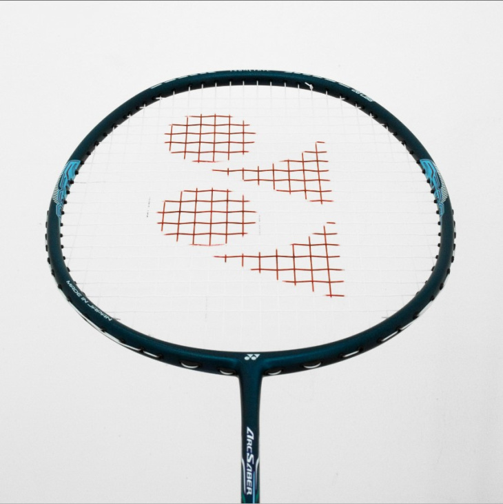 Top 3 mẫu vợt cầu lông giá rẻ dành cho học sinh