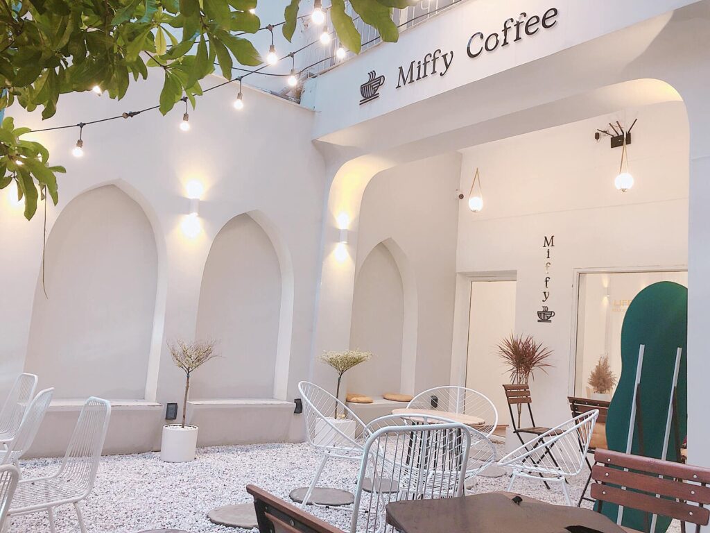 Miffy Coffee – Quán cà phê tone trắng có nhiều góc chụp ảnh