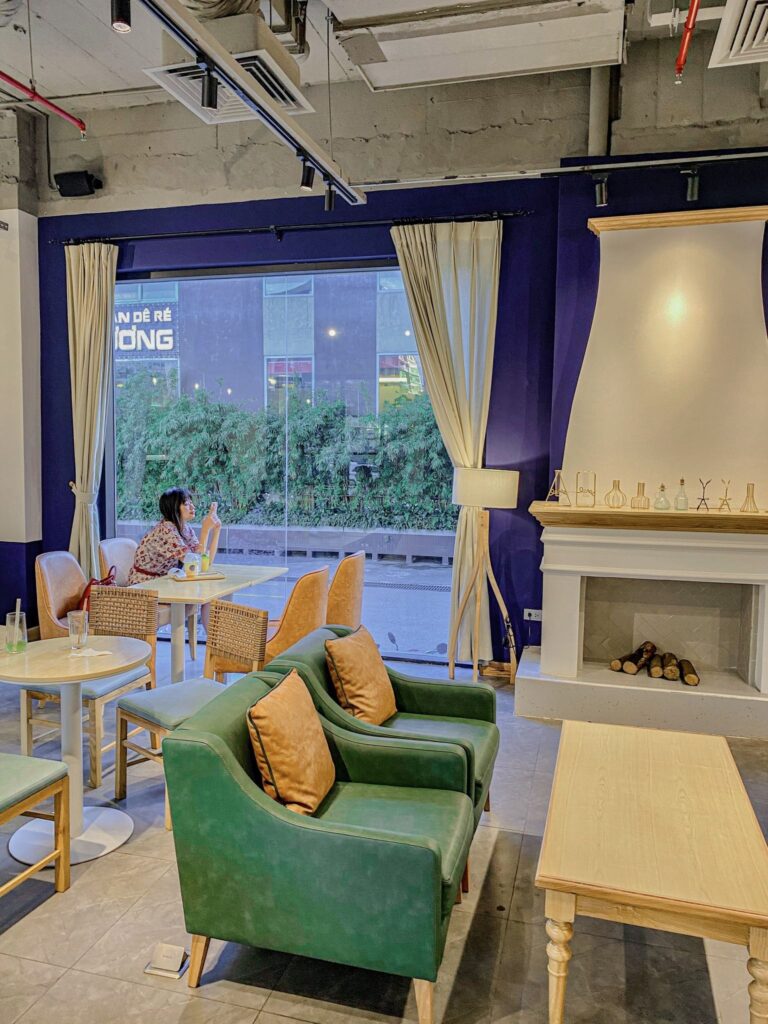 ciara coffee – quán cà phê long lanh, rộng rãi đa sắc màu giữa lòng thủ đô