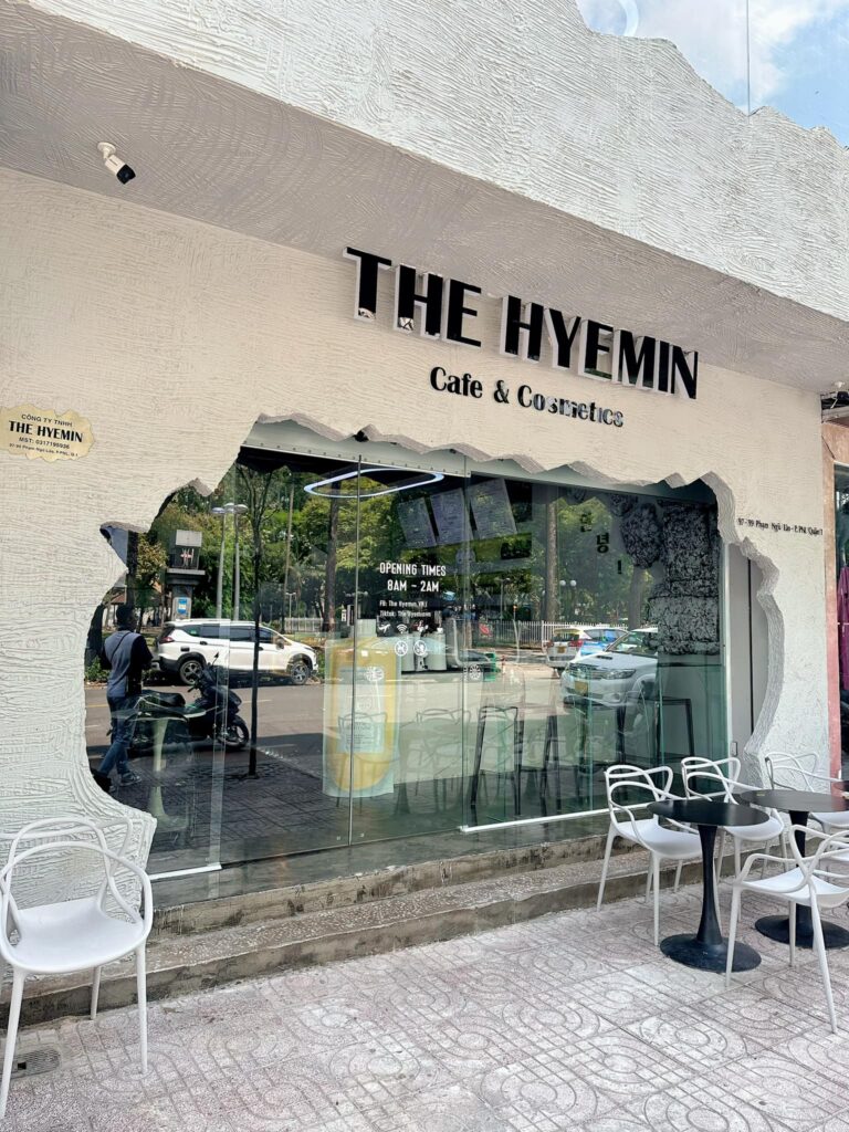 The Hyemin Cafe & Cosmetic – Quán cà phê máy bay style Hàn Quốc