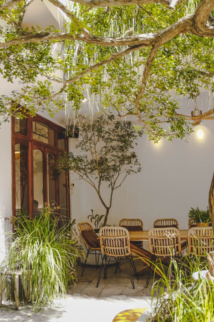 oromia coffee & lounge – cà phê trong không gian xanh mát