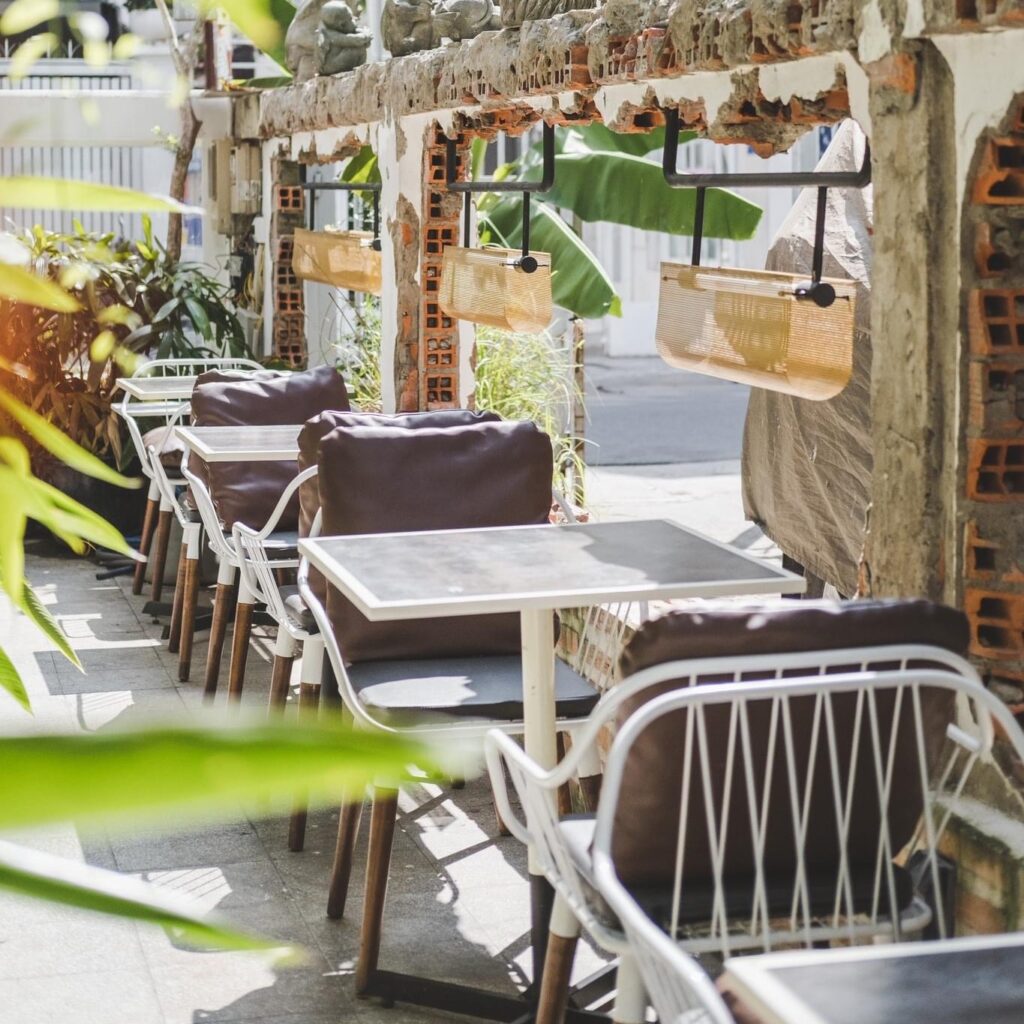 oromia coffee & lounge – cà phê trong không gian xanh mát