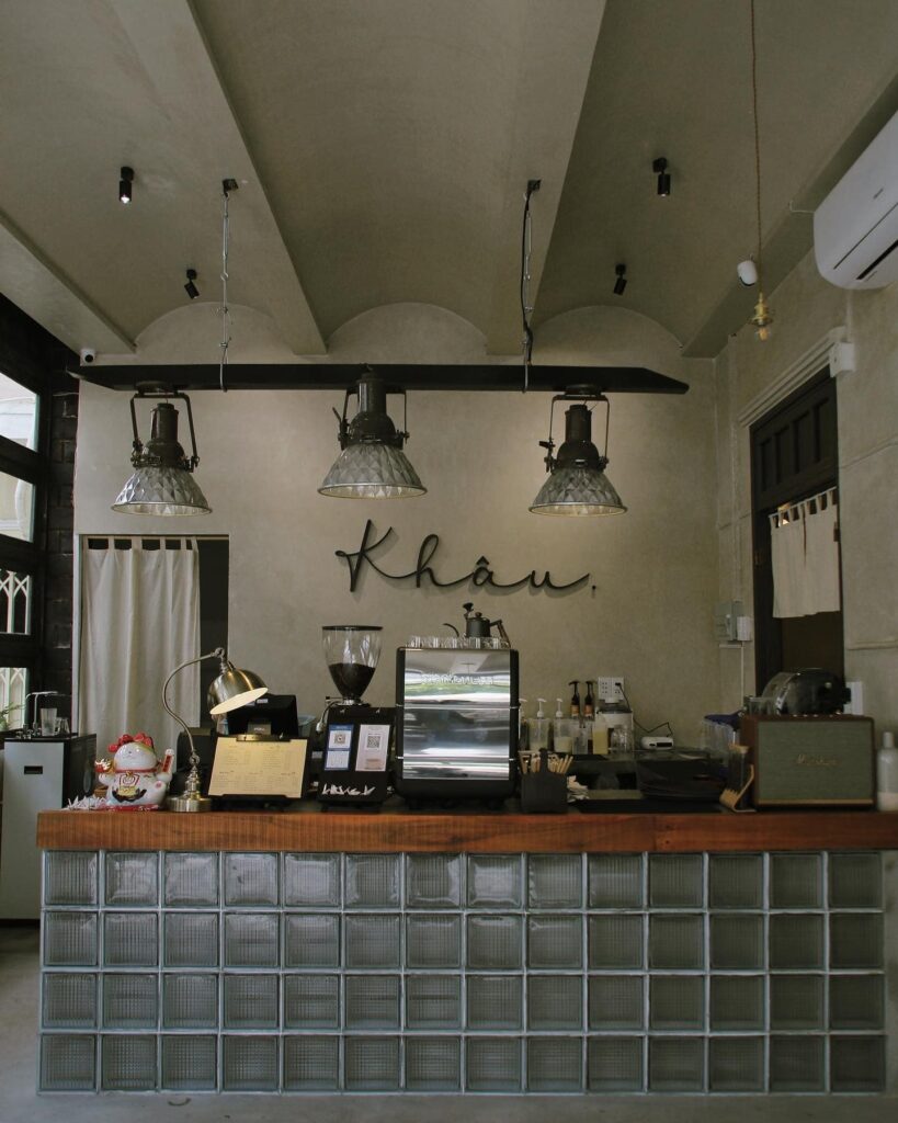 khâu cà phê – quán cà phê bình yên ở trung tâm thành phố