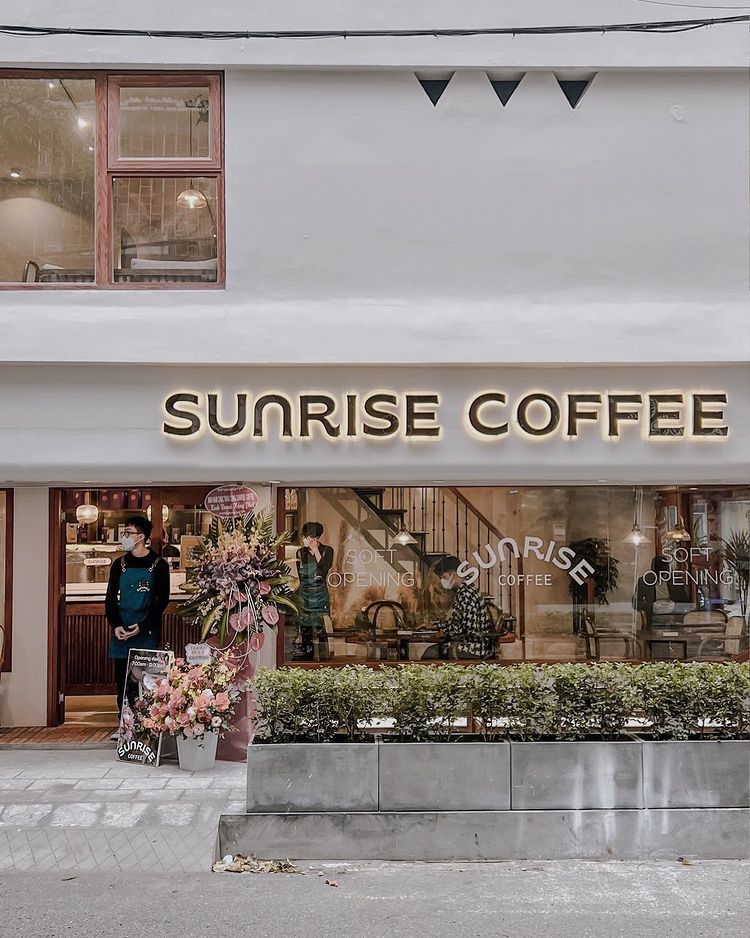 Sunrise coffee – Quán cà phê tone trắng thanh lịch có cả dịch vụ bói Tarot