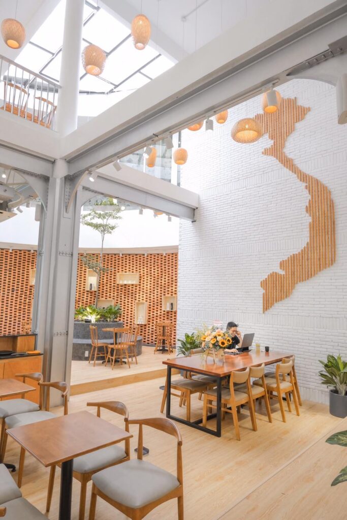 percent coffee – quán cà phê lung linh với bức tường in cả việt nam