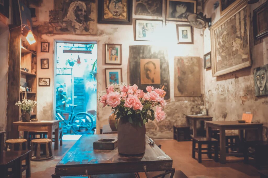 cafe cuối ngõ – ngắm nhìn một hà nội xưa yên bình đến thế