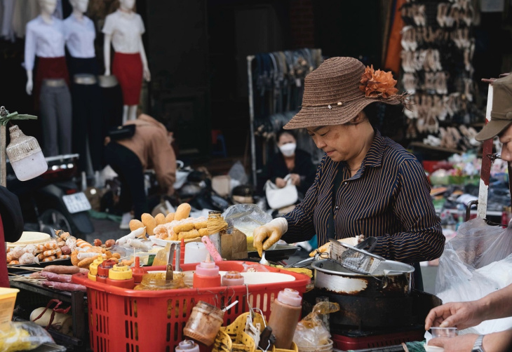 Cầm 100k ăn sập Chợ Nhà Xanh – địa điểm nổi tiếng nhất nhì giới sinh viên Hà Nội