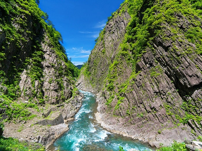 Khám phá những đường hầm huyền ảo tại hẻm núi Kiyotsu Nhật Bản