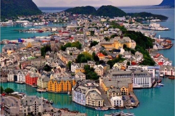 Top 10 thị trấn và thành phố đẹp nhất trên thế giới cho khách đến du lịch
