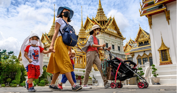 Thái Lan hoãn thu phí nhập cảnh với du khách