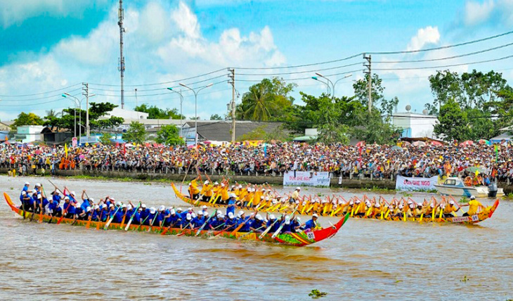 Háo hức chờ lễ hội đua ghe ngo trên kênh Nhiêu Lộc - Thị Nghè