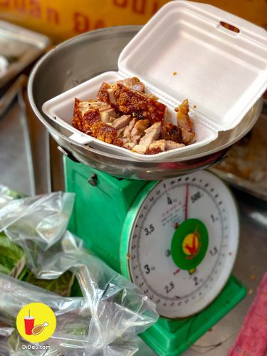 Ngày giỗ tổ, hãy thử món thịt nướng Tây Bắc da giòn nổi tiếng ở khu Tân Bình bán không quá trăm đơn mỗi ngày.