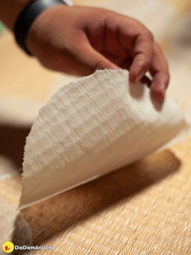 Khám phá làng bánh phồng Phú Mỹ làm từ gạo nếp chỉ có ở xứ này, nổi tiếng khắp cả nước