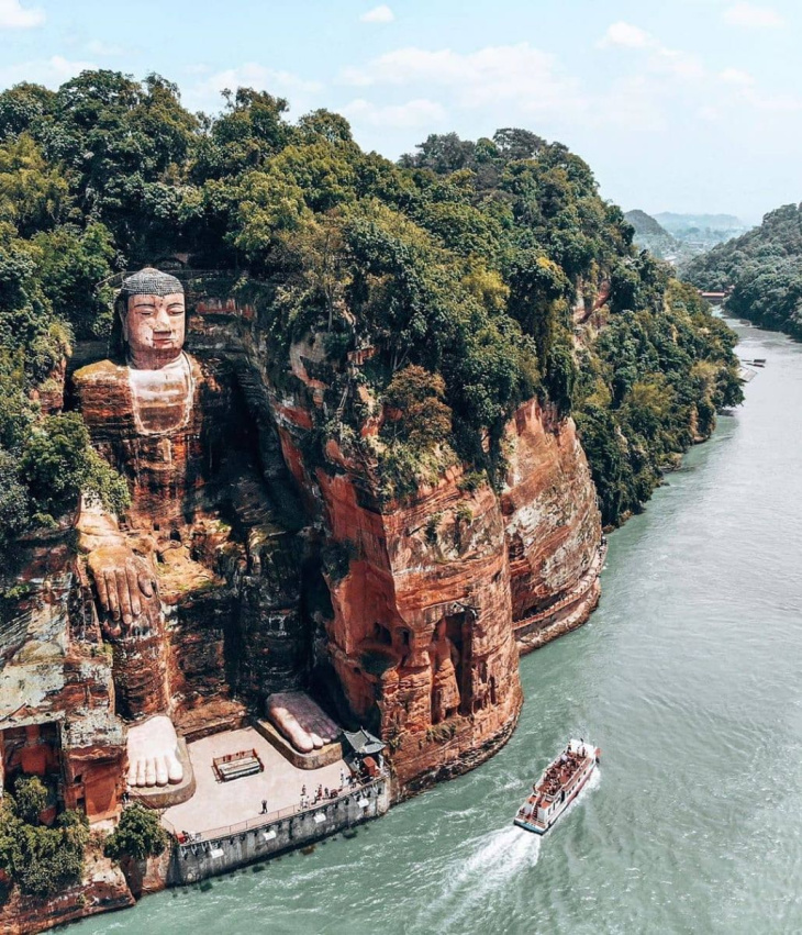 Chiêm ngưỡng Lạc Sơn Đại Phật - bức tượng Phật lớn nhất thế giới