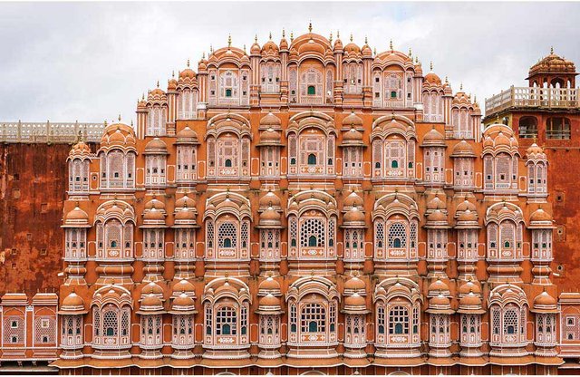 go on a 5-day golden triangle tour (delhi – agra – jaipur – delhi) to explore the best of heritage