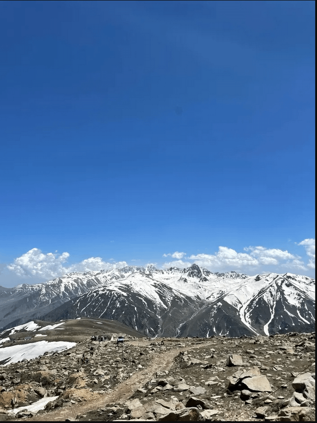 where to go for snow in india this summer