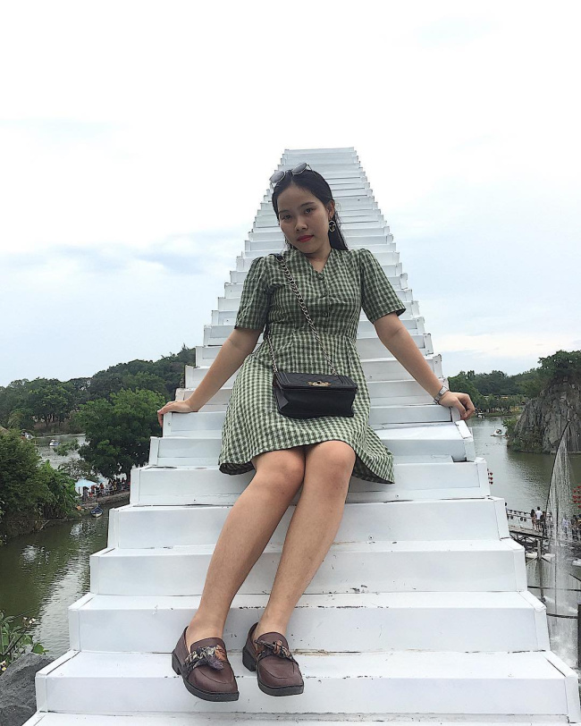 Hãy là người đầu tiên check-in cầu thang vô cực cách Sài Gòn 45p chạy xe