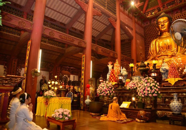 Chùa Đỏ – Điểm du lịch văn hóa tâm linh nổi tiếng tại Hải Phòng
