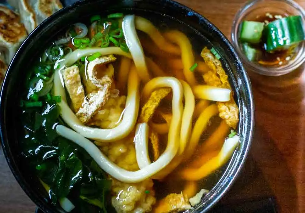 40 yarns, famous specialties, hanoi city, noodle soup, western guests, guests foreign voted for the 40 best noodles in the world: 5 famous vietnamese specialties were honored