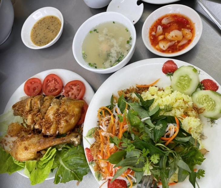 Top 10 quán cơm gà Nha Trang “ngon nhức nách” mà bạn không thể bỏ qua