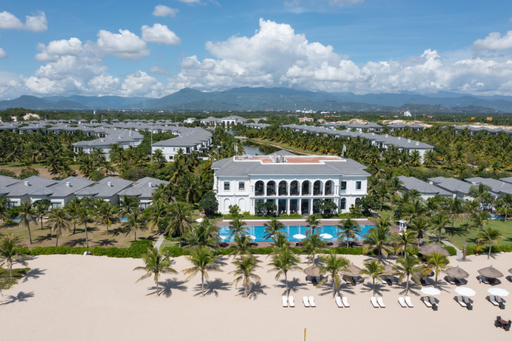 Melia Vinpearl Cam Ranh Beach Resort – “Ốc đảo xanh mướt” bên vịnh Cam Ranh xinh đẹp