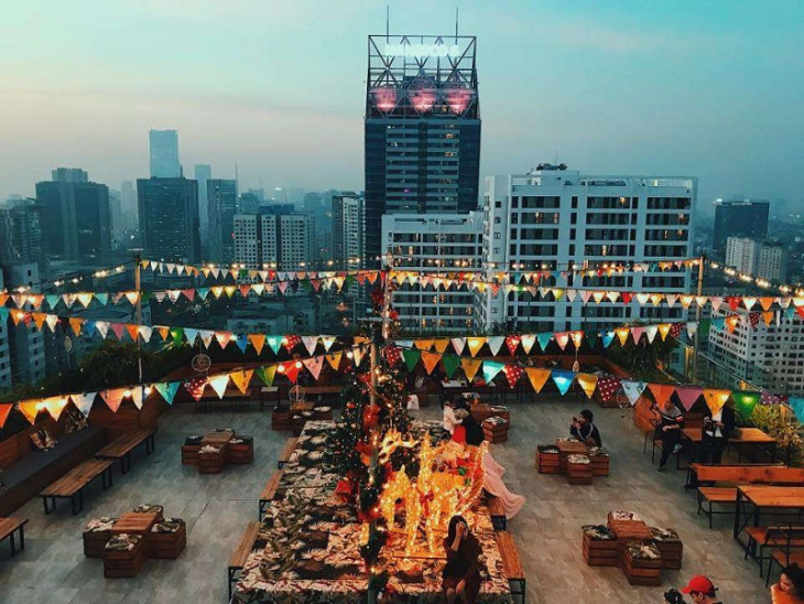 Top 10 quán cà phê rooftop Hà Nội xịn sò bạn không nên bỏ lỡ