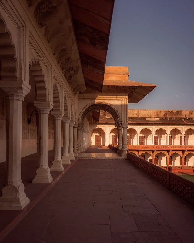 agra fort: an immortal symbol of the mughals’ power, culture, and creativity