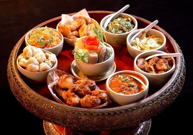 Khám phá hương vị ẩm thực Thái Lan với các món ăn nổi tiếng của nước bạn