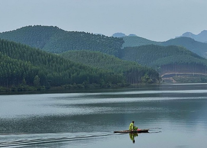 Hồ Suối Cấy Bắc Giang trong lành êm ả, điểm đến lý tưởng cho chuyến dã ngoại cuối tuần