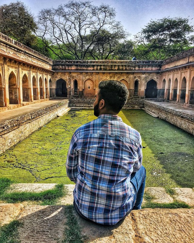 rajon ki baoli gives a glimpse of the bygone era and its magnificent past